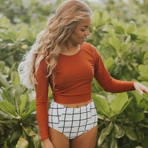 Geode crop rash guard swim top. Size large.